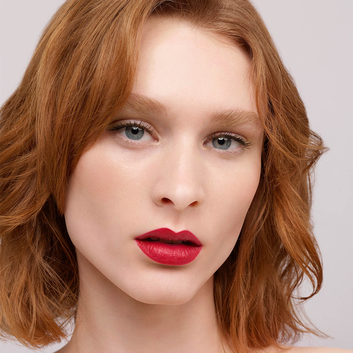 FABULOUS KISS LIPSTICK SATIN (LABIAL EFECTO SATINADO)